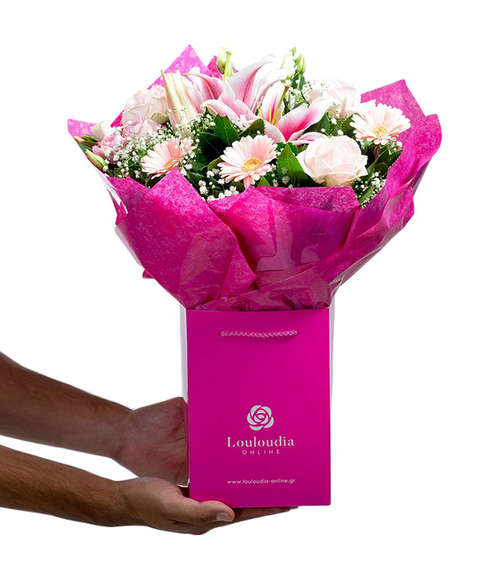 Ανθοδέσμη Πανδαισία με Ροζ Τριαντάφυλλα και Ζέρμπερες Premium