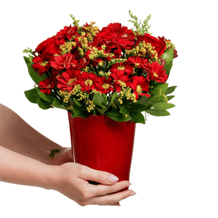 Flower Arrangement with Red Roses and Chrysanthemum in Clay Maspaw