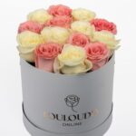 Κουτί με 15 Λευκά-Ροζ Τριαντάφυλλα