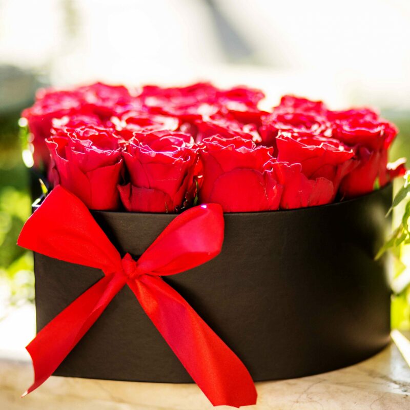 Κόκκινα τριαντάφυλλα σε κουτί καρδιά Premium
