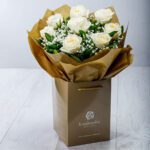 Ανθοδέσμη Classic με 8 Λευκά Τριαντάφυλλα Premium