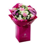 Ανθοδέσμη με Ροζ Τριαντάφυλλα και Λυσίανθο Premium