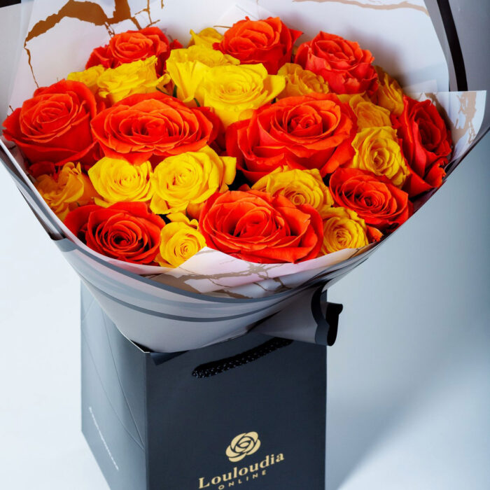 Ανθοδέσμη με 20 Κίτρινα-Πορτοκαλί Τριαντάφυλλα σε περιτύλιγμα Coconut