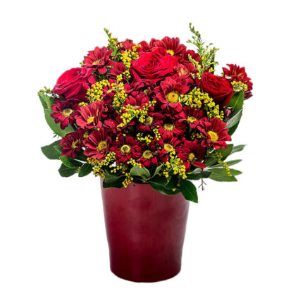 Flower Arrangement with Red Roses and Chrysanthemum in Clay Maspaw