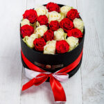 Κουτί με 20 Λευκά-Κόκκινα Τριαντάφυλλα