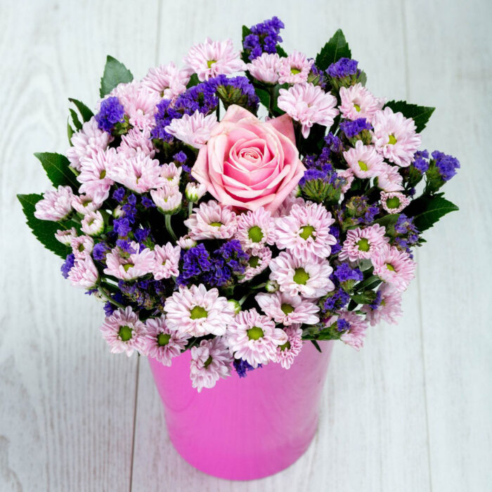 Ροζ-Μοβ σύνθεση λουλουδιών