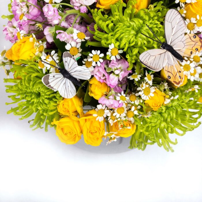 Flower Arrangement with Yellow Roses and Chrysanthemum in Ceramic Caspo