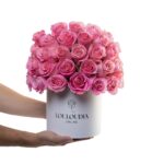 Λευκό Κουτί με Ροζ Τριαντάφυλλα Deluxe